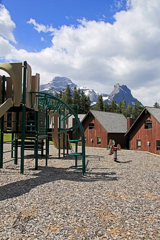 Banff Gate Mountain Resort Canmore Extérieur photo